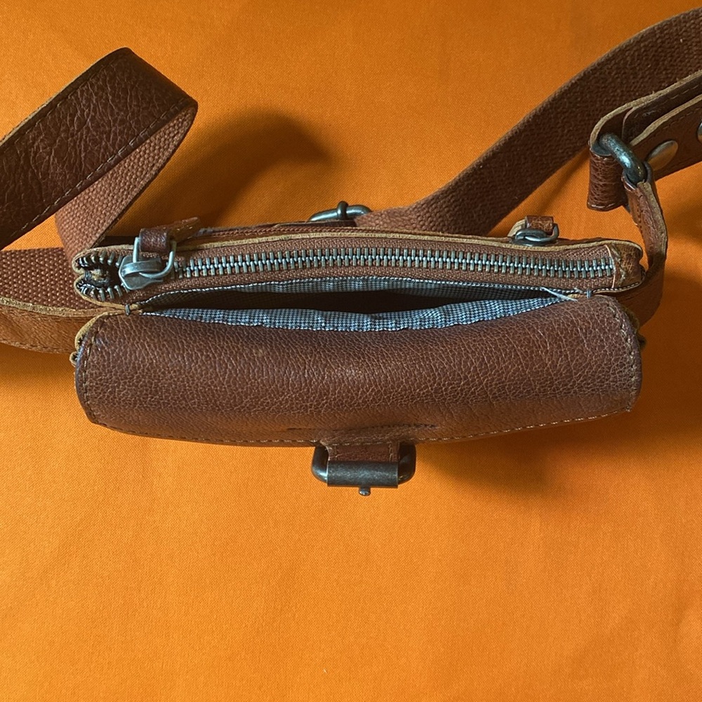 Spikes & Sparrow Leather Hip/Belt Bag - Picture 4 of 5